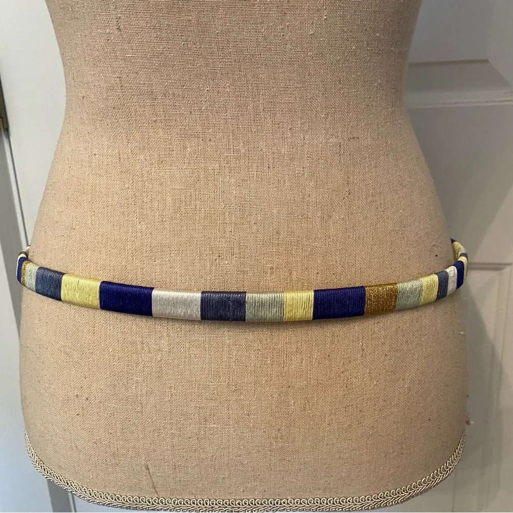 J. CREW BELT SKINNY TAN LEATHER MULTI COLOR WHITE BLUE GREEN THREAD WRAP SIZE L
